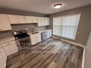 708 NW Mock Ave in Blue Springs, MO - Building Photo - Building Photo