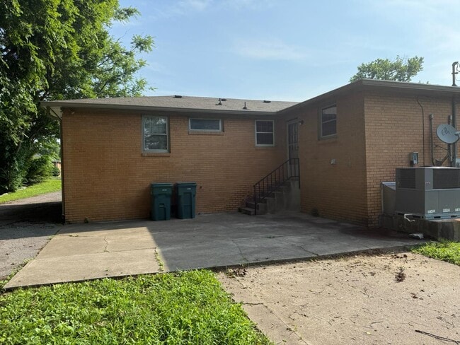 106 Hankins Dr in Lebanon, TN - Building Photo - Building Photo