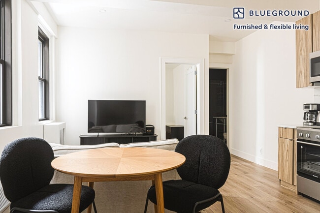 138 E 38th St in New York, NY - Building Photo - Building Photo