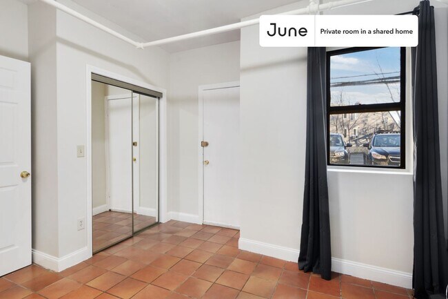 Private bedroom in 4 bed/2 bath Home in Boston, MA - Building Photo - Building Photo
