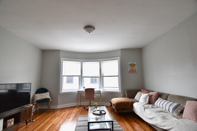2 Bay St in Boston, MA - Building Photo - Building Photo