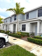 470 NE 12th St in Florida City, FL - Building Photo - Building Photo