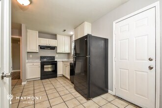 1 Pyracantha Ct in Greensboro, NC - Building Photo - Building Photo