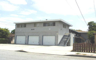 2602 Vanderbilt Ln in Redondo Beach, CA - Building Photo