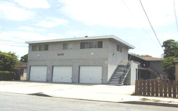 2602 Vanderbilt Ln in Redondo Beach, CA - Building Photo