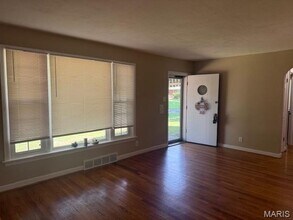 1142 Bluegrass Dr in St. Louis, MO - Building Photo - Building Photo
