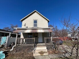 219 Oberlin Rd in Elyria, OH - Building Photo