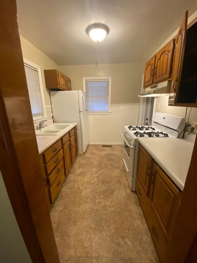 3112 S Vermont Ave in Independence, MO - Building Photo - Building Photo