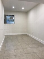 1951 NE 167th St in North Miami Beach, FL - Building Photo