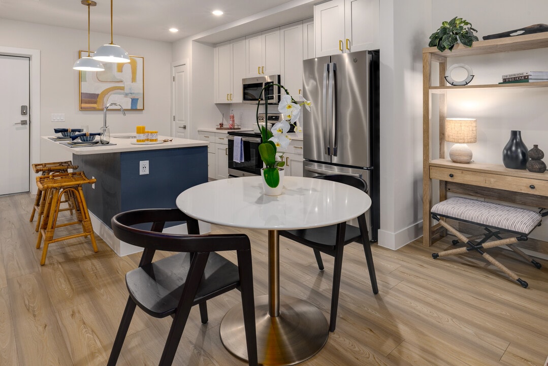 Mark Lane in Naples, FL - Foto de edificio