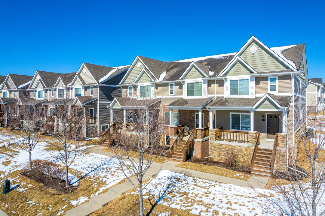 Jordan Heights Townhomes in West Des Moines, IA - Building Photo