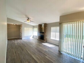16427 Oak Rock St in San Antonio, TX - Building Photo - Building Photo