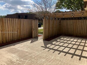 1123 11th Ln in Palm Beach Gardens, FL - Building Photo - Building Photo