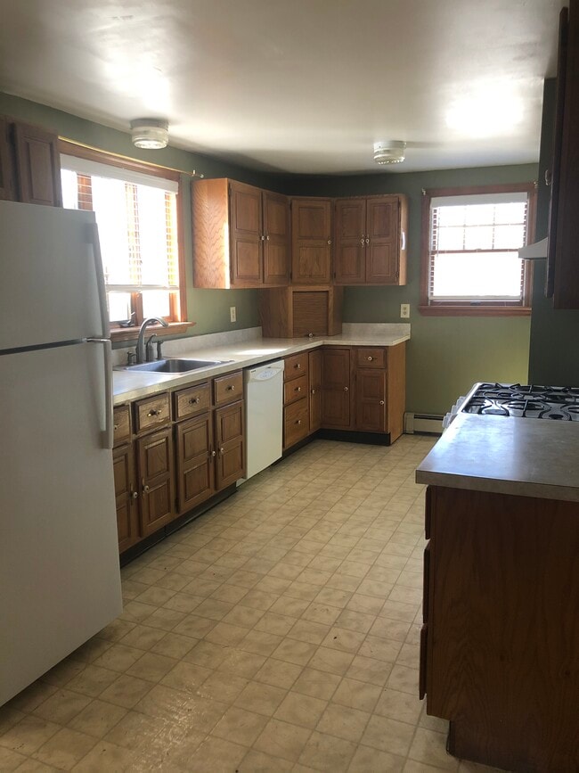 5 Maple Ave