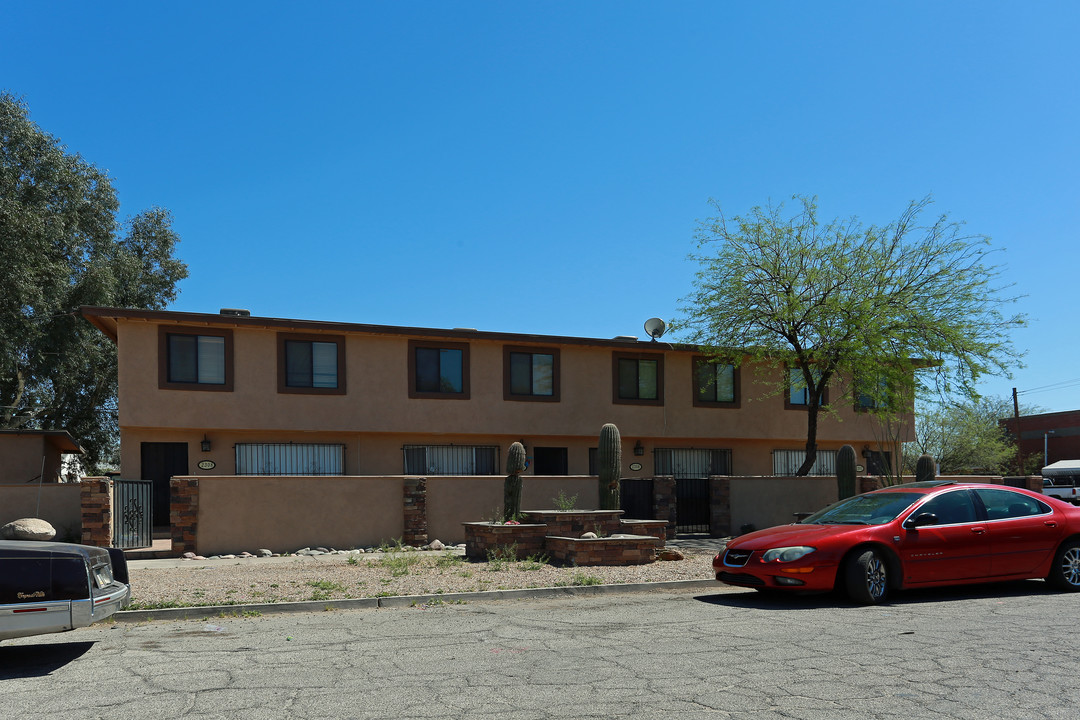 2302-2308 N 10th Ave in Tucson, AZ - Building Photo