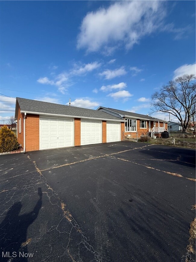 964 Country Club Dr in Zanesville, OH - Building Photo - Building Photo
