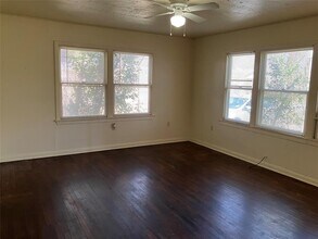 611 Clifford Dr in Austin, TX - Building Photo - Building Photo