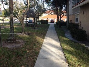 201 SW 116th Ave, Unit 22101 in Pembroke Pines, FL - Building Photo - Building Photo