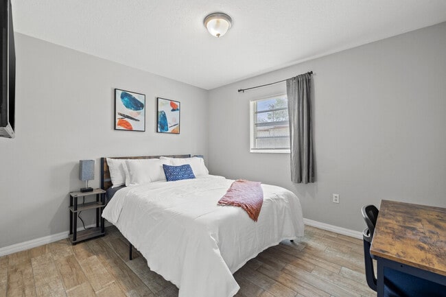 4219 E Henry Ave in Tampa, FL - Building Photo - Building Photo