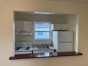 1850 N 27th Ave in Hollywood, FL - Building Photo - Building Photo