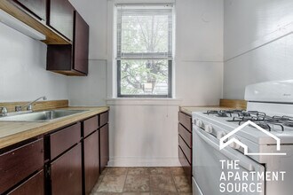 2428 N Sawyer Ave in Chicago, IL - Building Photo - Building Photo