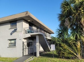 7311 NW 37th St, Unit # 1 in Hollywood, FL - Building Photo - Building Photo
