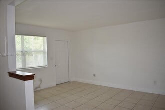 16851 NE 21st Ave in North Miami Beach, FL - Building Photo - Building Photo