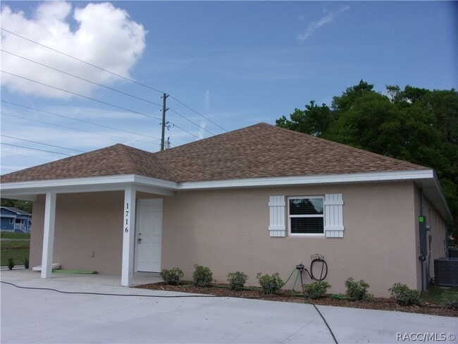 property at 1716 Tuttle St