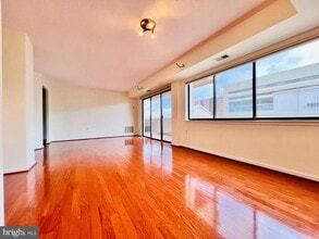 1301 N Courthouse Rd in Arlington, VA - Building Photo - Building Photo