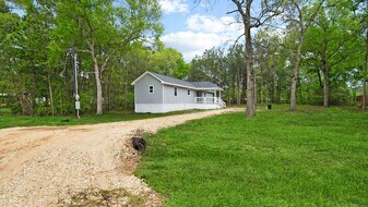 17411 Rolling Hill Ln in Waller, TX - Building Photo