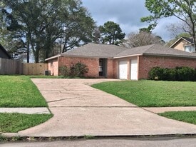 18731 Twigsworth Ln in Humble, TX - Building Photo