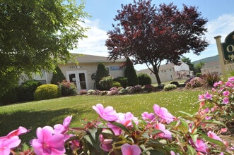 Newberry Estates in Williamsport, PA - Foto de edificio - Building Photo