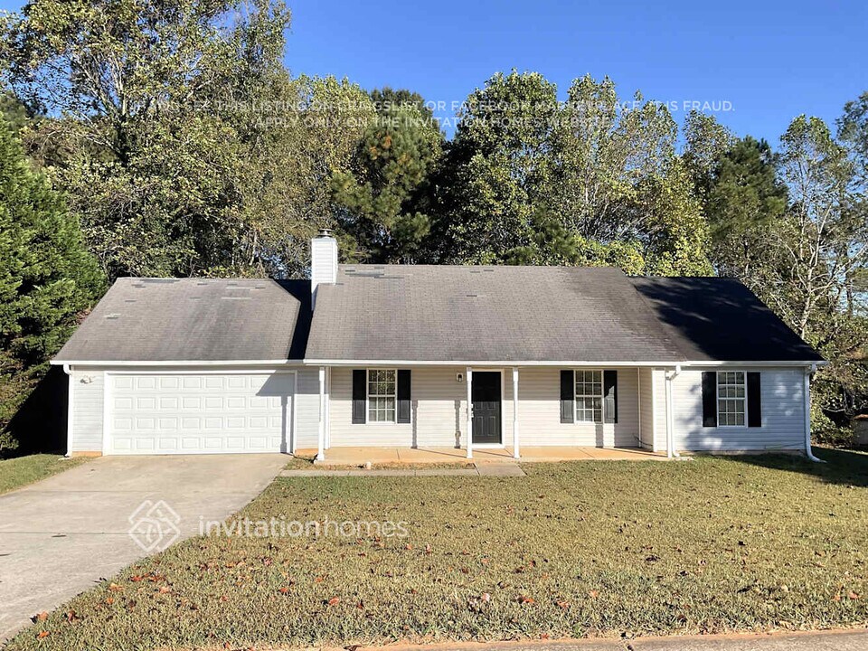 151 Greenleaf Dr in Hampton, GA - Foto de edificio