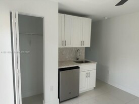 14620 SW 104th Ave in Miami, FL - Building Photo