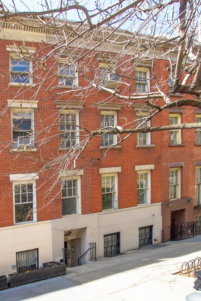 56 W 12th St in New York, NY - Foto de edificio - Building Photo