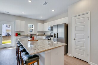 8049 Reagan Way in Charleston, SC - Building Photo - Building Photo
