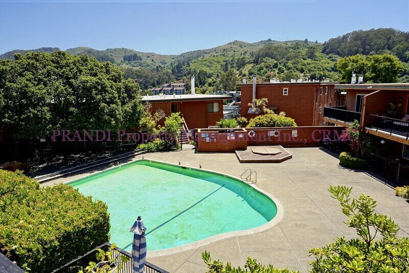 120 Stanford Way in Sausalito, CA - Building Photo