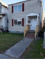 716 31st St in Newport News, VA - Building Photo