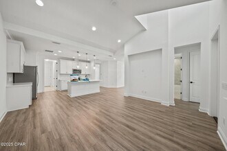 9000 Parrot Pl in Panama City Beach, FL - Building Photo - Building Photo
