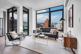 42-10 27th St-Unit -12-F in Queens, NY - Building Photo - Building Photo