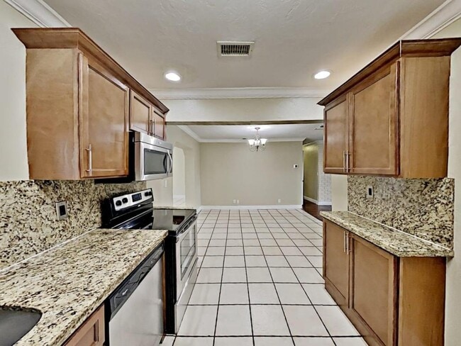 property at 9592 Richmond Cir