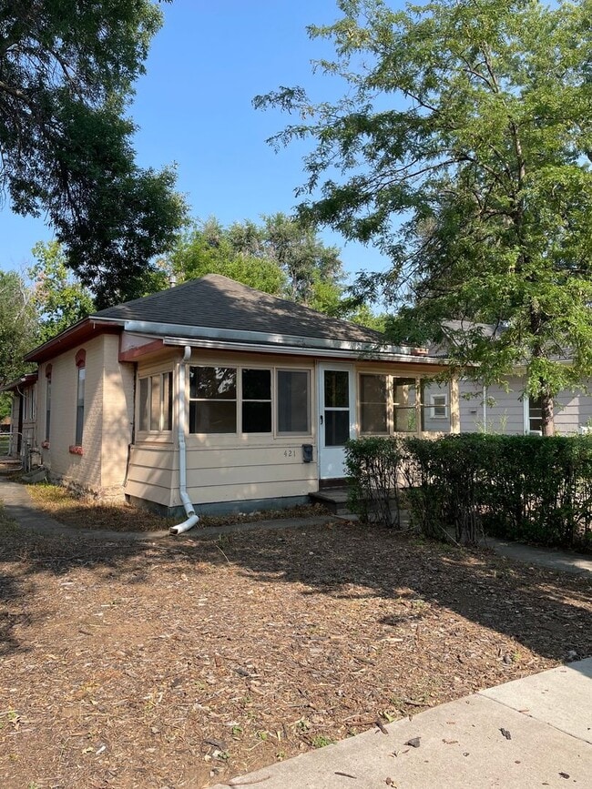 property at 421 S Loomis Ave