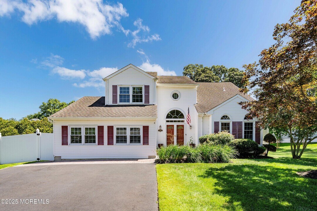 529 Alexander Ave in Brick, NJ - Foto de edificio
