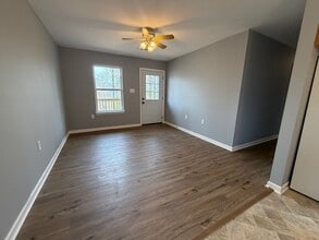 64 Avondale Heights Rd in Asheville, NC - Building Photo - Building Photo