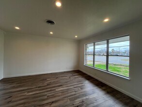 1041 Brawner Pkwy in Corpus Christi, TX - Building Photo - Building Photo