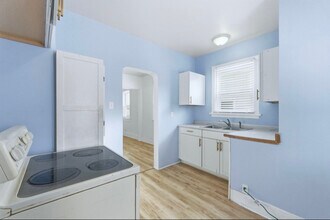 1629 Sherman Blvd in Fort Wayne, IN - Foto de edificio - Building Photo