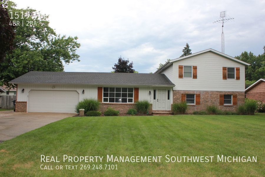 1519 Trebor Rd in St. Joseph, MI - Building Photo