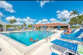1535 Gulf Coast Dr in Naples, FL - Building Photo - Building Photo