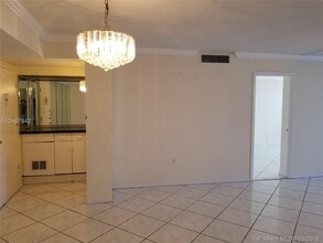 1833 S Ocean Dr, Unit 808 in Hallandale Beach, FL - Building Photo - Building Photo