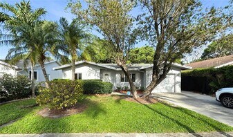 61 SW 34th Ave in Deerfield Beach, FL - Building Photo
